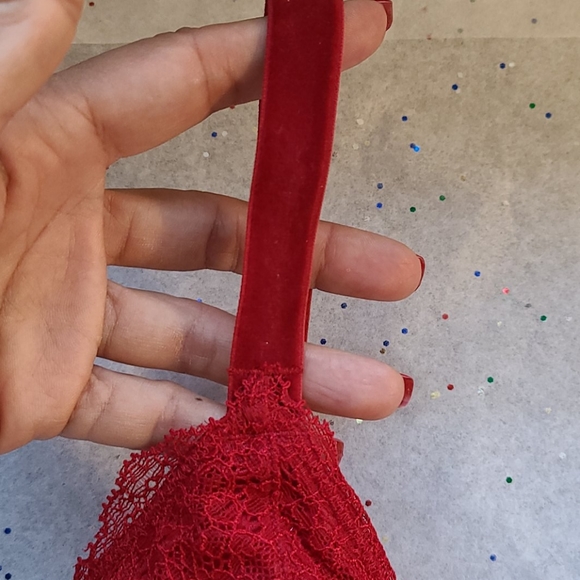 🥳LAST ONE🥳BUY 1 GET 1 FREE VICTORIA SECRET RED CROCHET BRA - Picture 6 of 11
